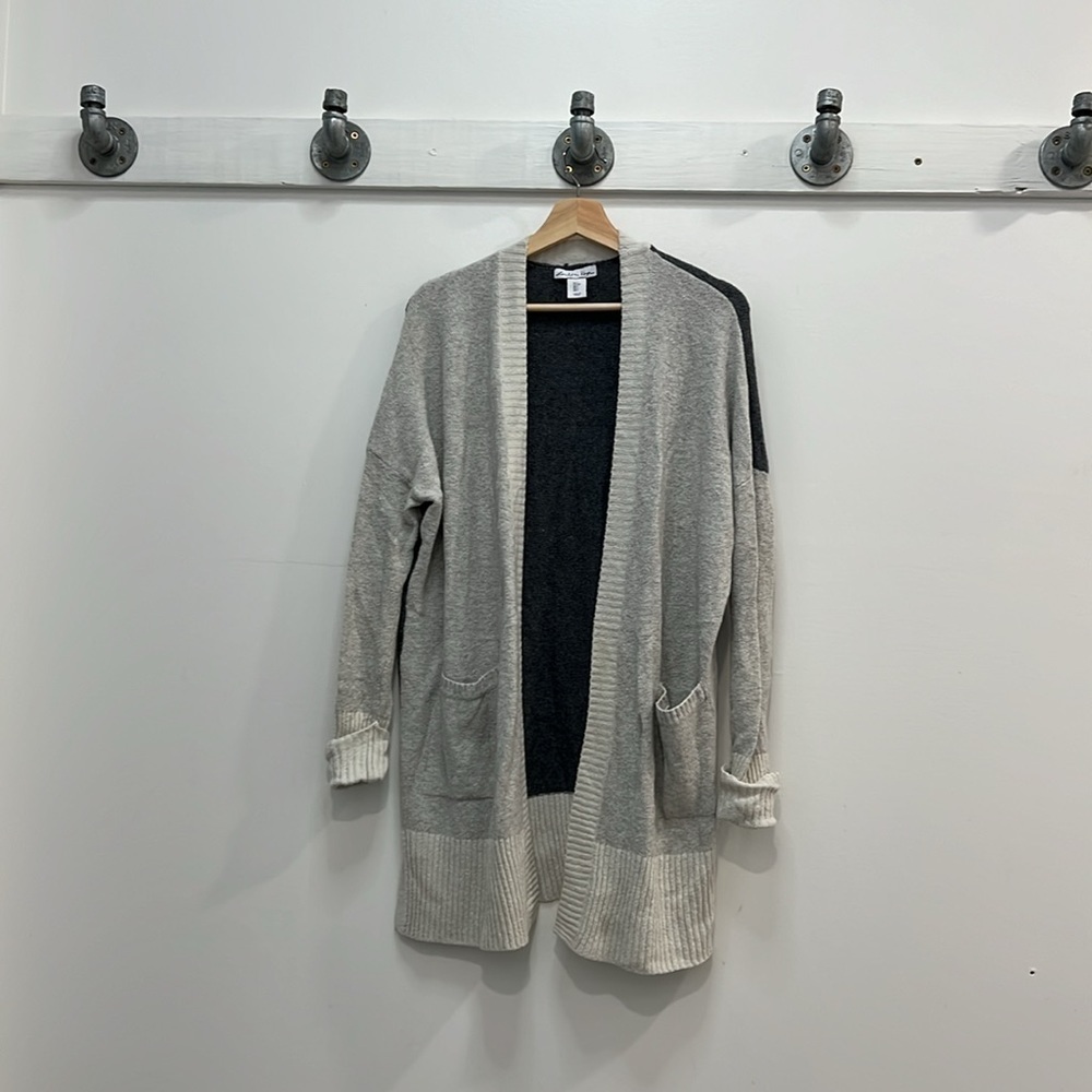 London Kaye Gray and white cardigan